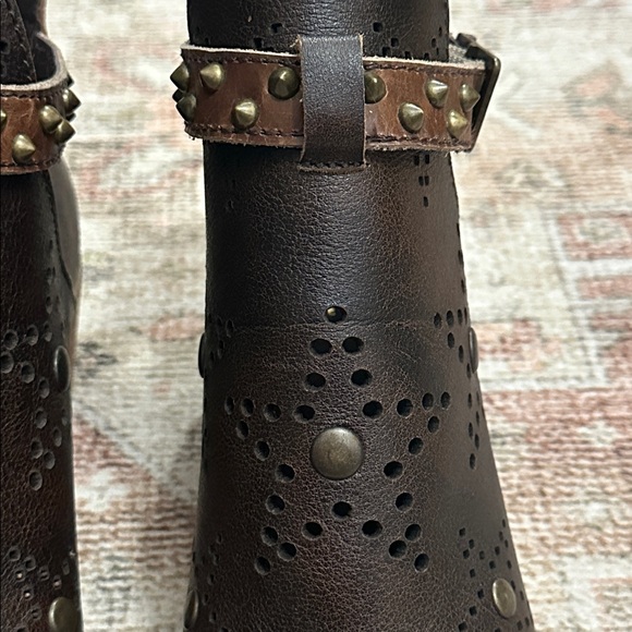 Woman’s NWOTs Corral Circle G Leather Ankle Star Studded Booties - Picture 7 of 10